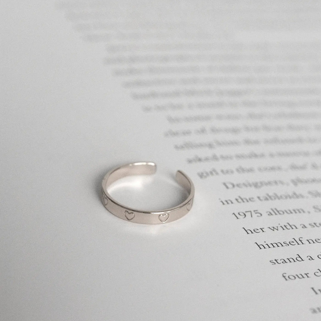 Engraved Hearts Silver Ring | Elegant