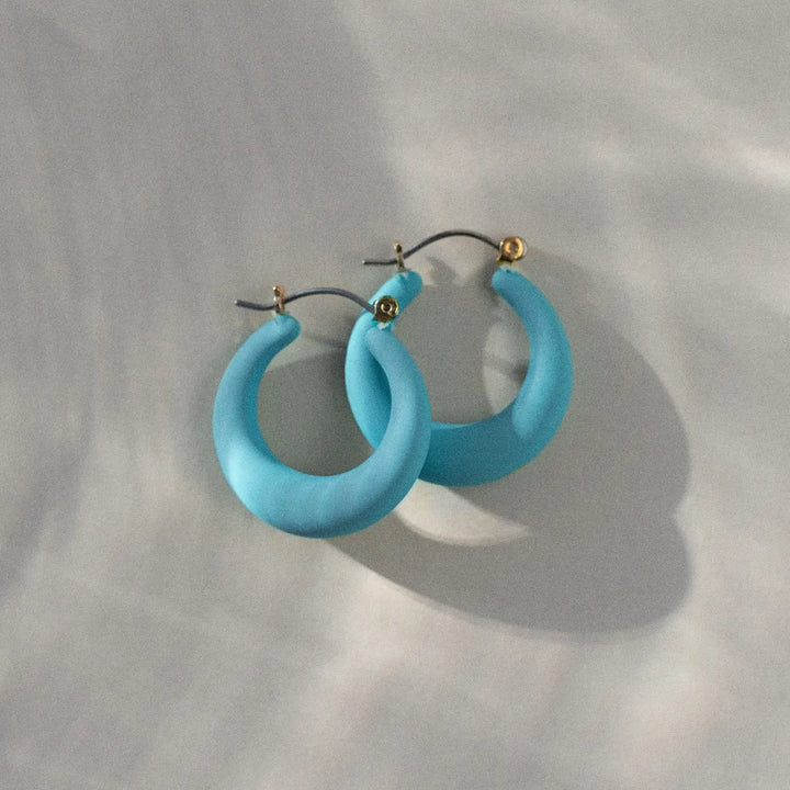 Donna - Plastic Hoop Earring Timi of Sweden